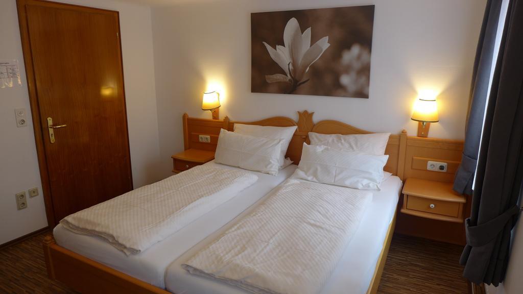 Central-Hotel Greiveldinger Perl Room photo