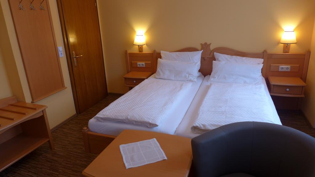 Central-Hotel Greiveldinger Perl Room photo